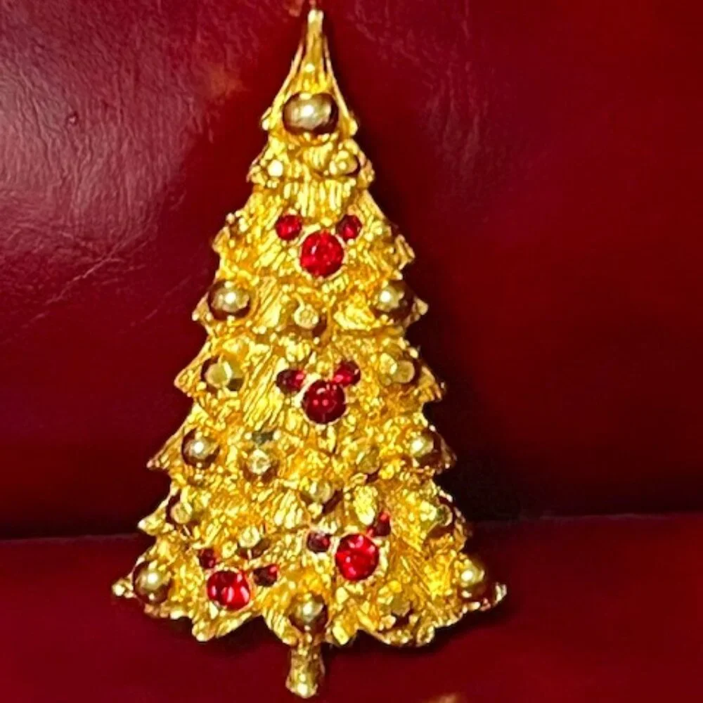 VTG Walt Disney 3D Christmas Tree Gold Tone Mickey Mouse Pin Brooch 1.5